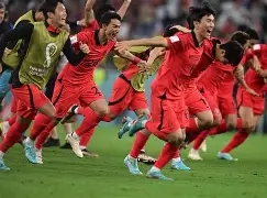 关于韩国男篮庆祝！取得成功胜利晋级篮球世界杯四强的信息