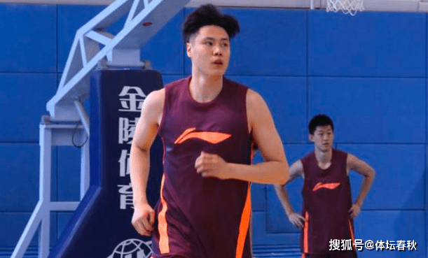 教练团队总结赛季表现，制定新赛季计划