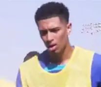 英格兰坚守意大利,全力以赴向前冲刺视频